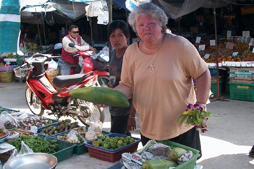 Bangburd 19.jpg - Beim Papaya-Kauf